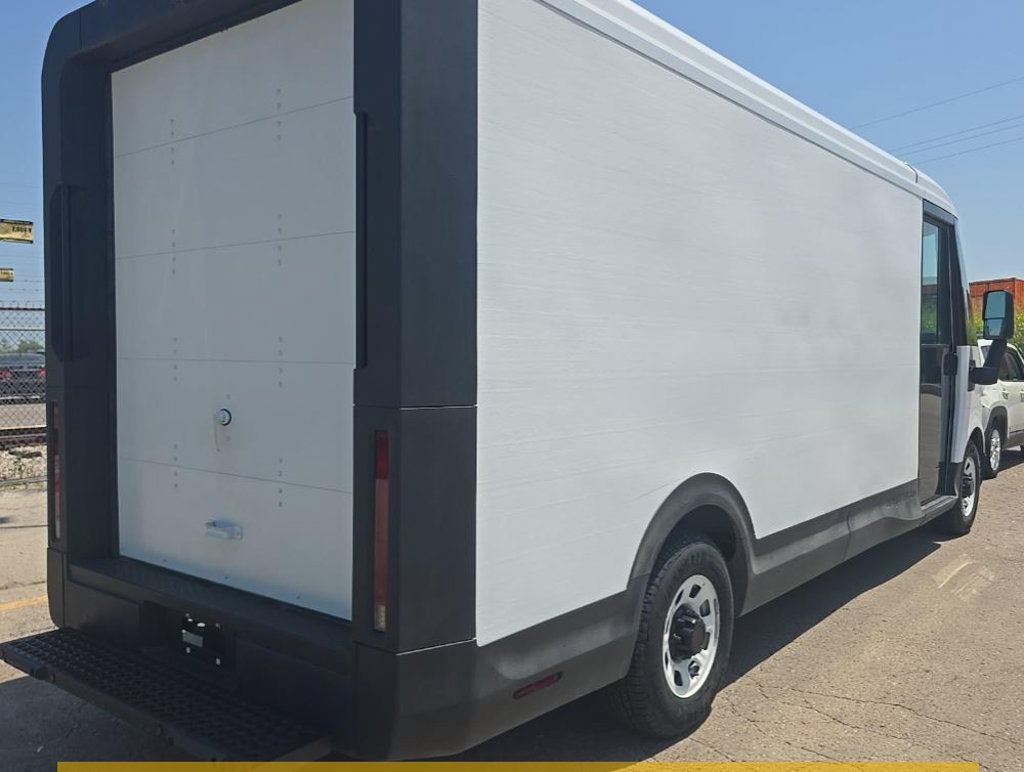 Used 2024 Chevrolet Brightdrop 600 w/ Commercial Equipment Package AWD/4WD image 2