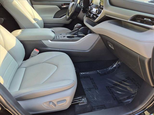 Certified 2022 Toyota Highlander XLE FWD image 20