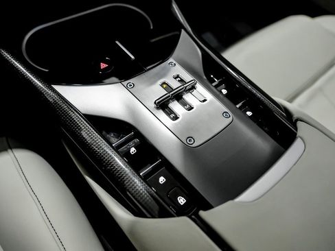 Used 2025 Ferrari Purosangue image 21