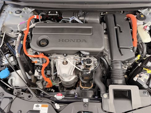 Used 2025 Honda Accord Sport image 30