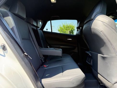 Certified 2023 Toyota Venza Nightshade AWD/4WD image 18
