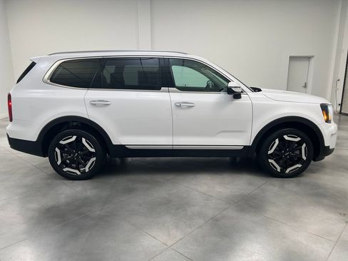 Used 2025 Kia Telluride S FWD image 8