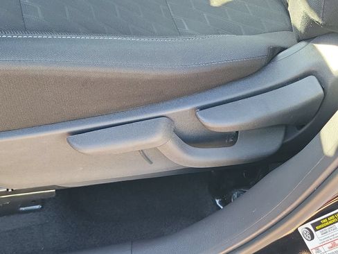 Used 2024 Nissan Kicks SV FWD image 7