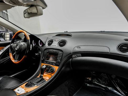Used 2012 Mercedes-Benz SL 550 image 17