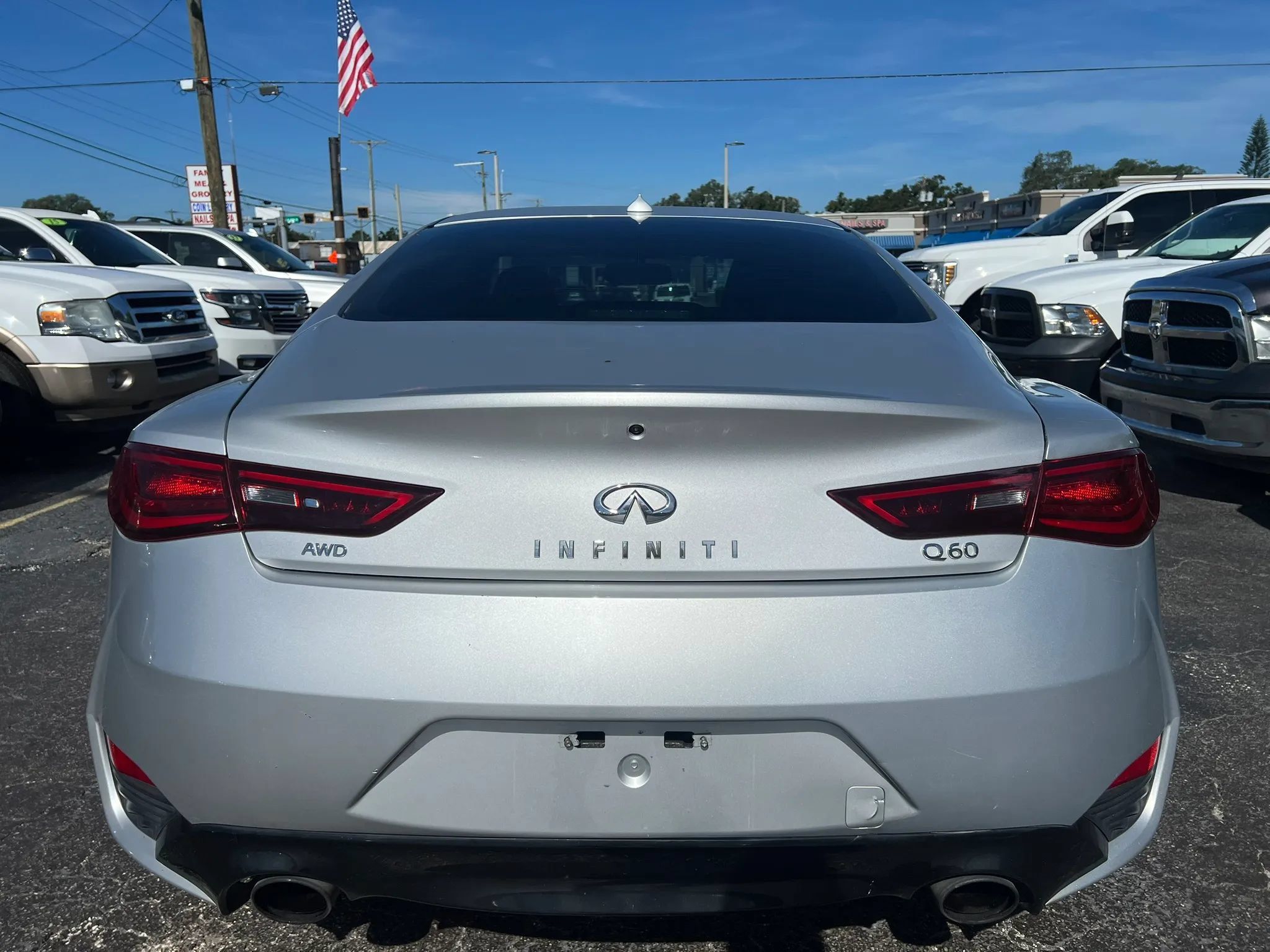 Used 2017 INFINITI Q60 3.0t w/ Premium Plus Package 3.0T AWD/4WD image 6