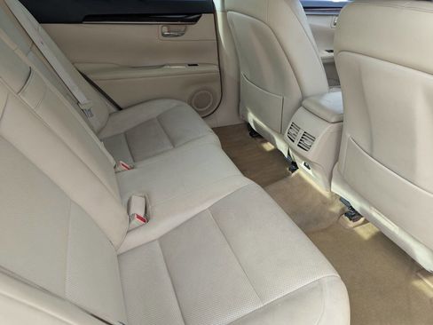 Used 2013 Lexus ES 350 w/ Ultra Luxury Pkg image 13