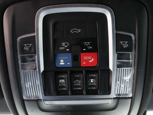 Used 2021 RAM 3500 Laramie AWD/4WD image 32