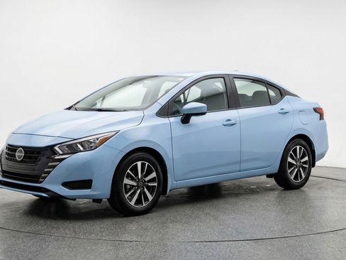 Used 2025 Nissan Versa SV FWD image 3