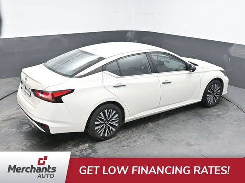 Used 2025 Nissan Altima 2.5 SV FWD image 34