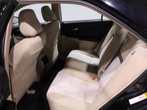 Used 2012 Toyota Camry LE image 17