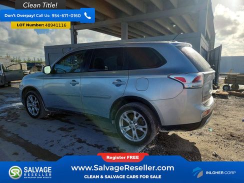 Used 2015 Mitsubishi Outlander SE image 3