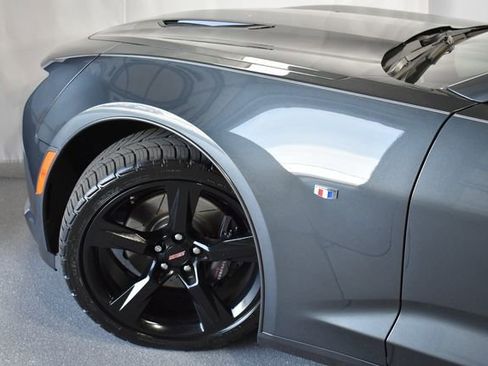 Certified 2018 Chevrolet Camaro SS RWD image 12
