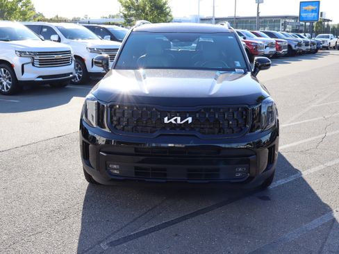 Used 2024 Kia Telluride SX Prestige X-Pro AWD/4WD image 3