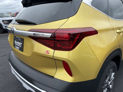 Used 2021 Kia Seltos S image 32