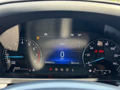 Used 2022 Ford Explorer XLT AWD/4WD image 16