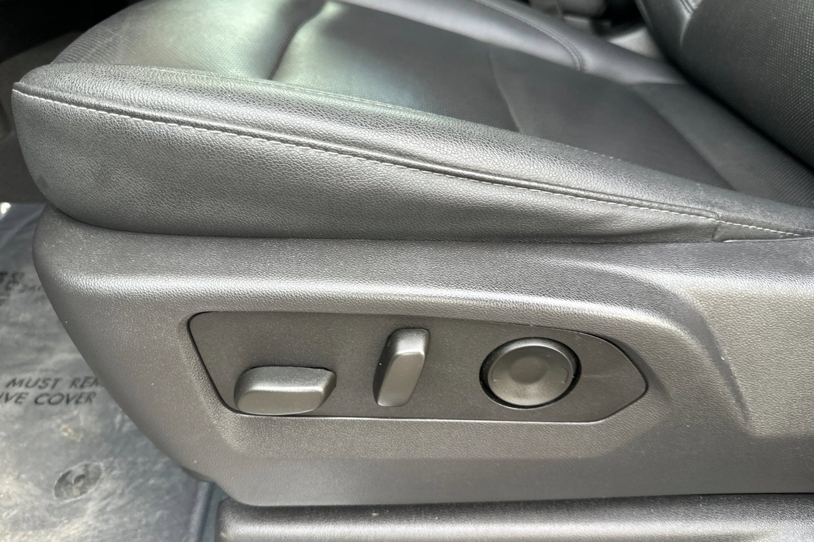 Certified 2025 GMC Sierra 1500 SLT RWD image 12