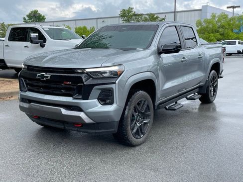 Used 2024 Chevrolet Colorado Z71 w/ Z71 Convenience Package 2 AWD/4WD image 3