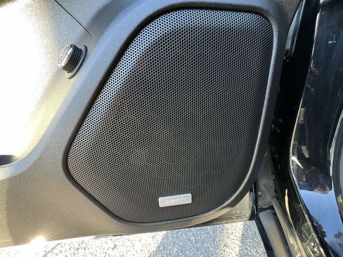 Certified 2023 GMC Acadia Denali image 23