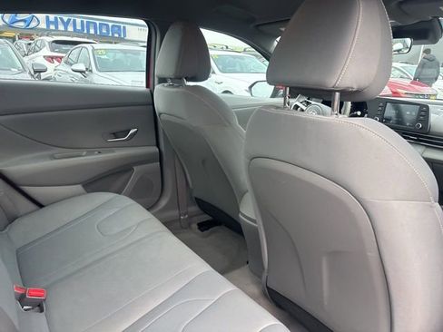 Used 2023 Hyundai Elantra SEL w/ Cargo Package image 11