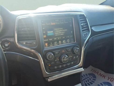 Used 2017 Jeep Grand Cherokee Overland AWD/4WD image 16