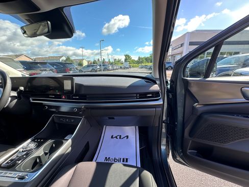 New 2026 Kia Carnival SX FWD image 25