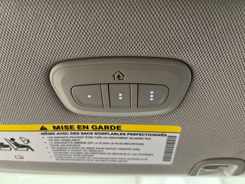 Used 2021 Chrysler Pacifica Touring-L FWD image 77