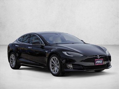 Used 2016 Tesla Model S 70D image 3