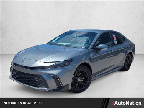 Used 2026 Toyota Camry SE FWD image 1