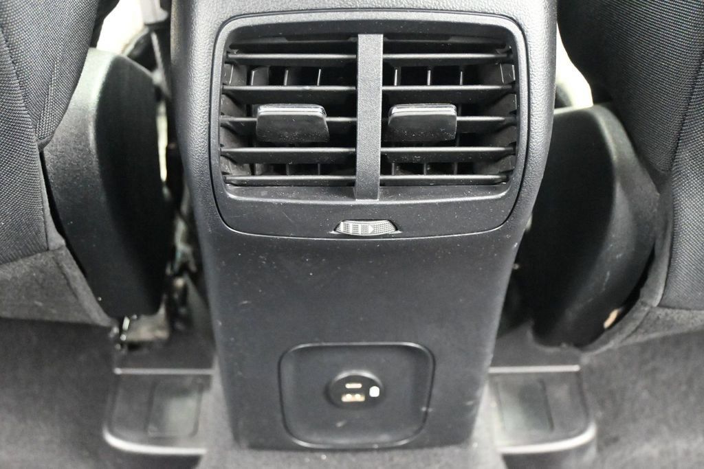 Used 2020 Ford Escape SE Sport FWD image 21