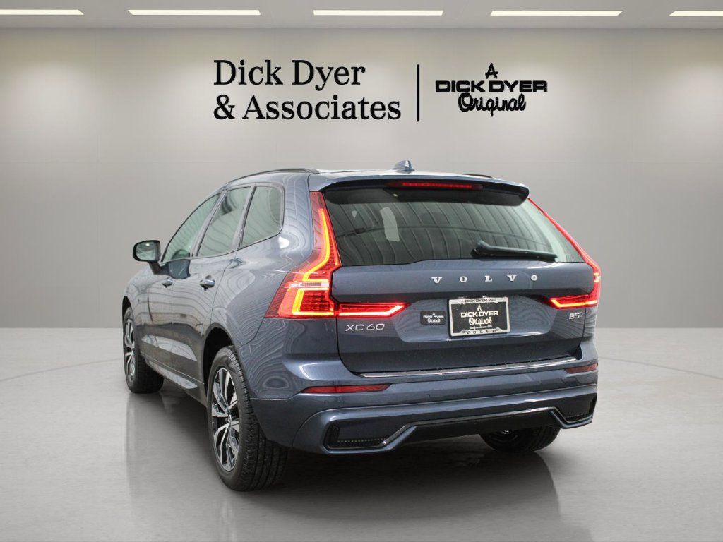 Used 2024 Volvo XC60 B5 Core w/ Protection Package Premier AWD/4WD image 9