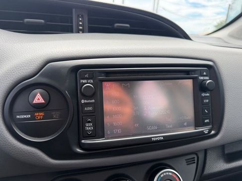 Used 2015 Toyota Yaris L FWD image 17