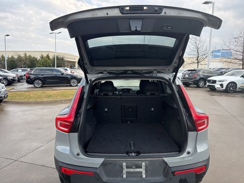 Certified 2025 Volvo XC40 B5 Plus image 8