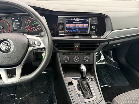 Used 2020 Volkswagen Jetta S image 9