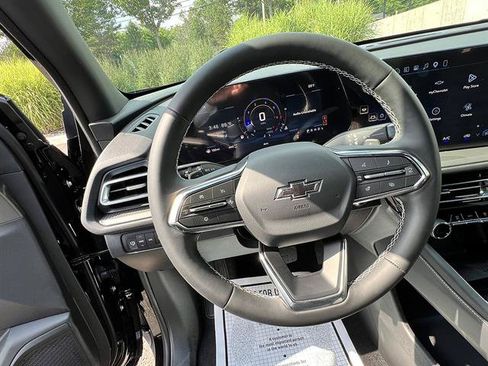 New 2027 Chevrolet Traverse LT w/ Midnight/Sport Edition AWD/4WD image 13