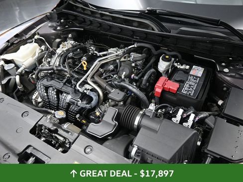 Used 2024 Nissan Altima 2.5 SV image 14