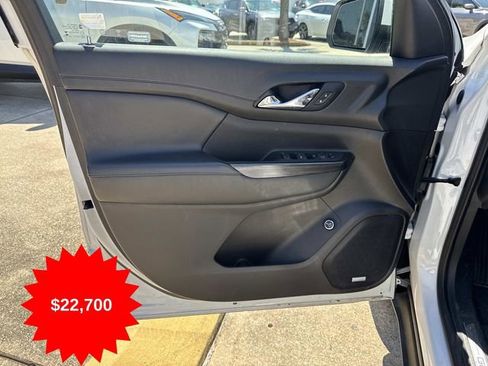 Used 2021 GMC Acadia SLT image 12