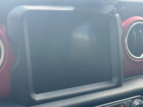 Used 2018 Jeep Wrangler Unlimited Rubicon AWD/4WD image 15