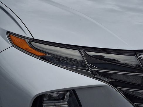 Certified 2022 Hyundai Tucson Limited AWD/4WD image 9