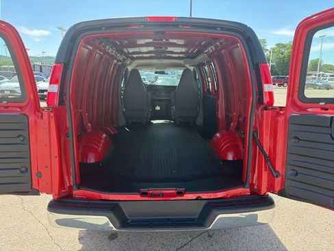 New 2026 GMC Savana 2500 w/ Driver Convenience Package RWD image 16