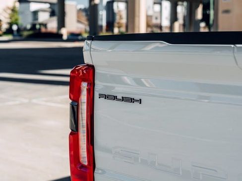 New 2026 Ford F250 Lariat w/ Black Appearance Package AWD/4WD image 19