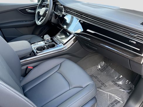 New 2026 Audi Q7 Premium image 14