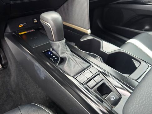 Used 2025 Toyota Camry SE image 16