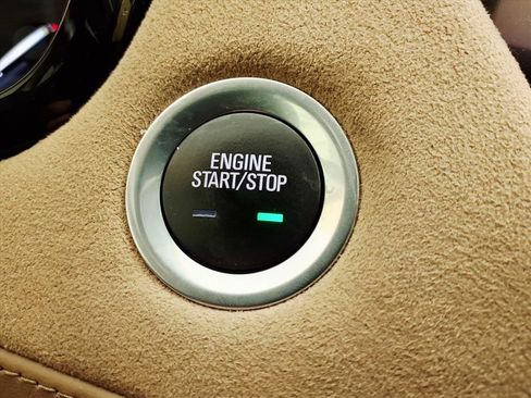 Used 2017 Cadillac XT5 Platinum w/ Driver Assist Package image 23