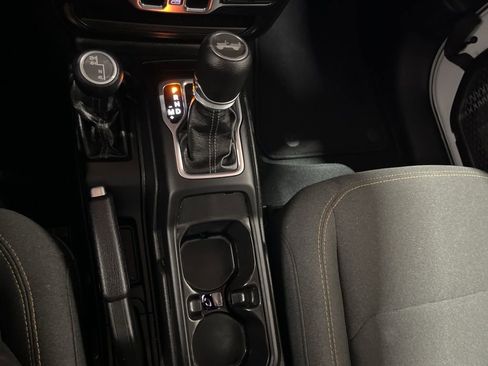 Used 2024 Jeep Wrangler Sport S image 17