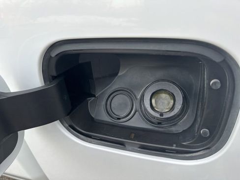 Used 2025 Chevrolet Silverado 2500 W/T w/ WT Convenience Package image 16