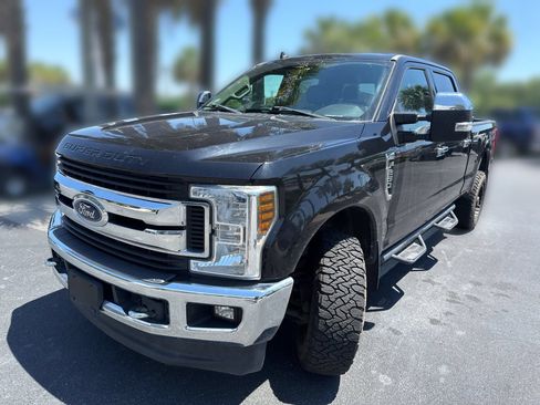 Used 2019 Ford F250 XLT w/ XLT Premium Package AWD/4WD image 9