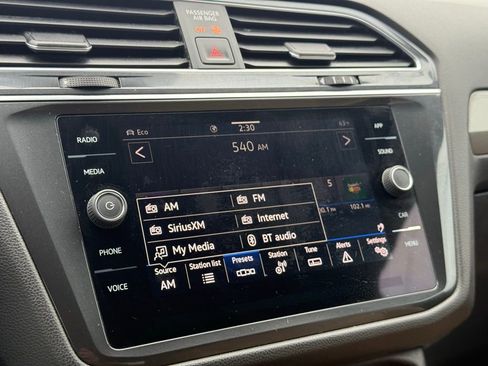 Used 2022 Volkswagen Tiguan SE image 44