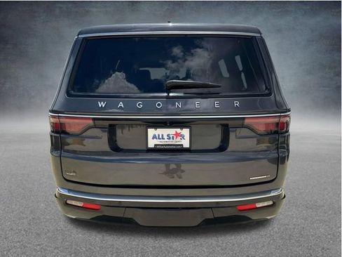 Used 2024 Jeep Wagoneer Series II w/ Flexible Seating Group RWD image 9