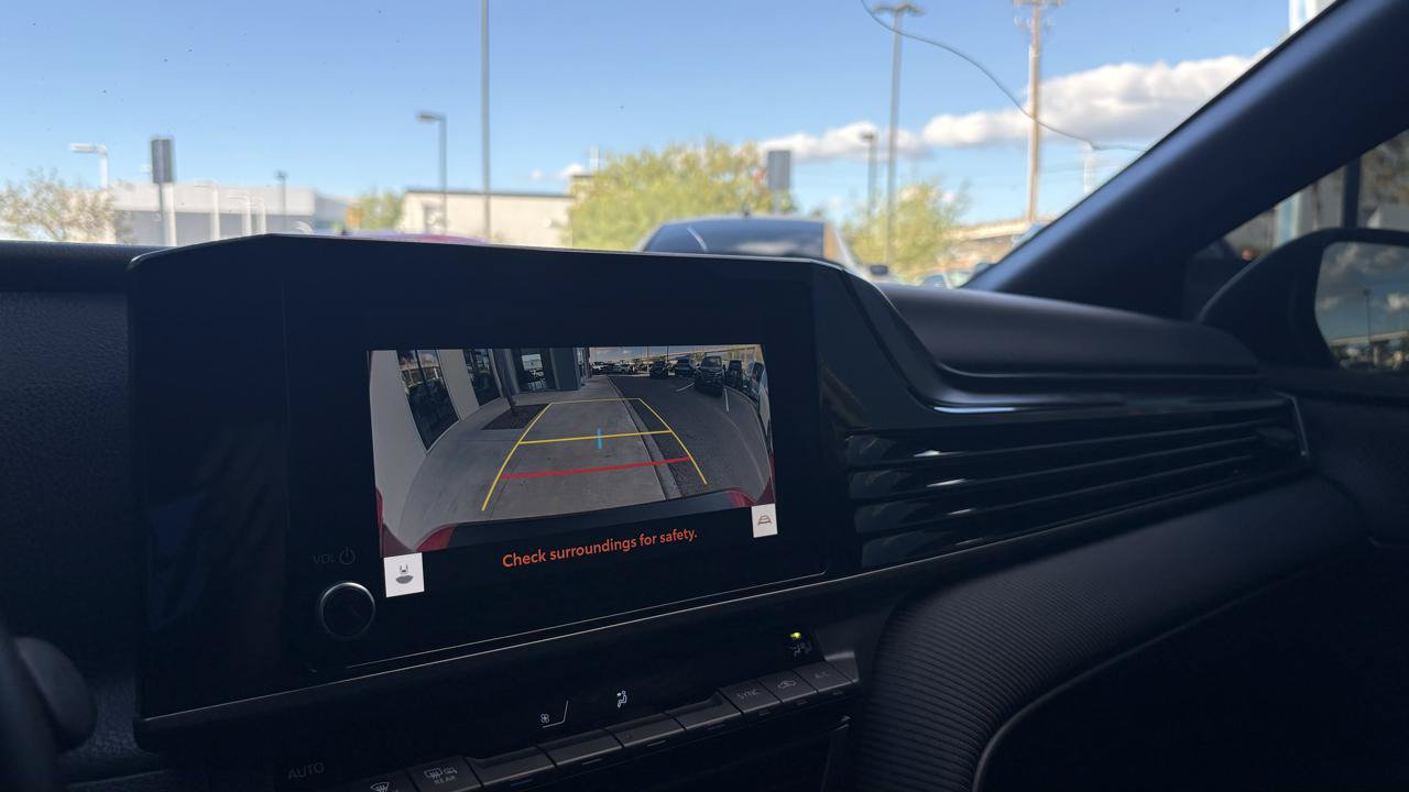 Used 2025 Toyota Camry SE w/ Convenience Package FWD image 19