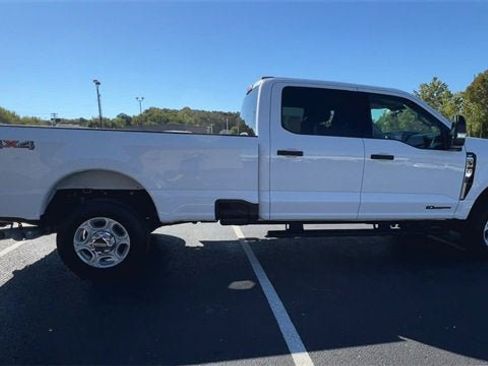 Used 2025 Ford F350 XLT image 9